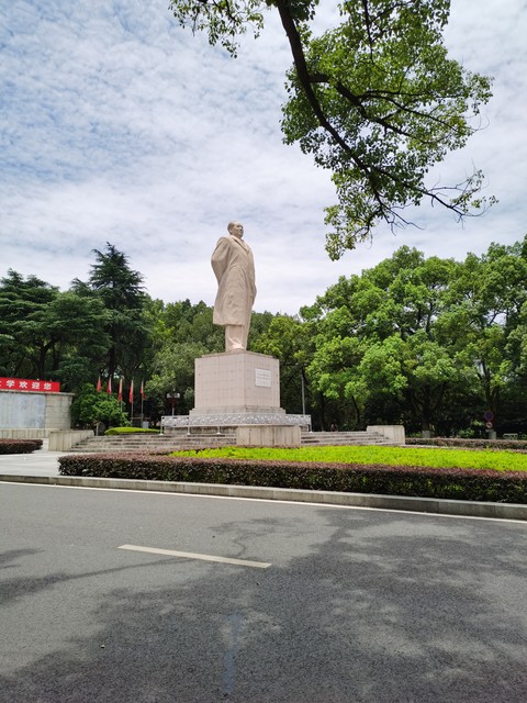 长沙市一中在哪里？探索这所百年名校的传奇故事与独特魅力，让你感受到不一样的教育氛围