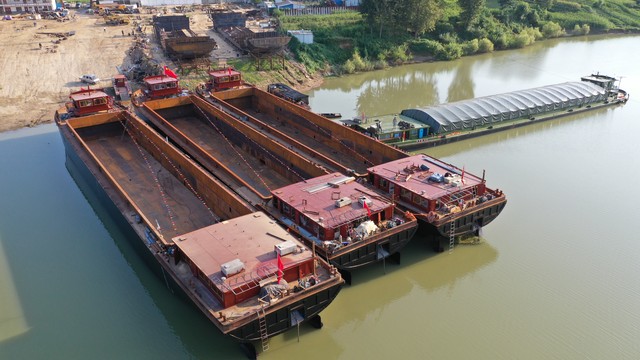 沈丘属于哪里？沈丘县，这座位于中原经济区和华东经济区结合部的城市，是河南省周口市下辖的一个县级行政区，不仅是周口市的东大门，更是豫东南和皖西北交流的重要门户与物资集散地。沈丘，一个充满历史底蕴的地方，古称秣陵，自秦朝以来历经多次变迁，最终在明朝弘治十一年（1498年）重建。如今的沈丘，不仅有着悠久的历史文化，更是一个交通便利、经济快速发展、环境优美的现代化县城。