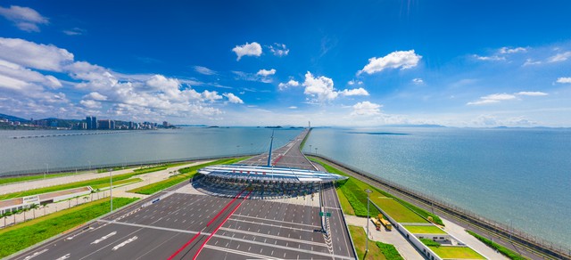 旅客的梦想与港珠澳大桥上的千万个故事：从这里开始，每一个瞬间都是传奇