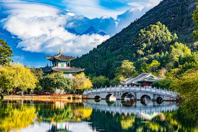 详细阅读:云南各旅游景点特色:从彩云之南到神秘香格里拉,一场说走就走的心灵之旅 云南各旅游景点特色:从彩云之南到神秘香格里拉,一场说走就走的心灵之旅