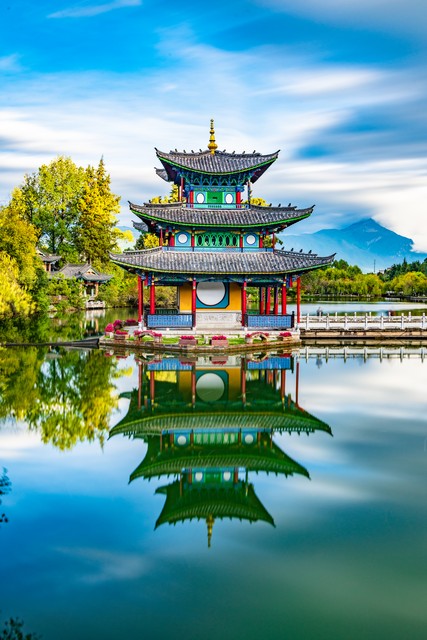 丽江旅游艺术学院：从古老纳西文化到现代艺术殿堂，这里正上演着一场青春与梦想交织的精彩故事