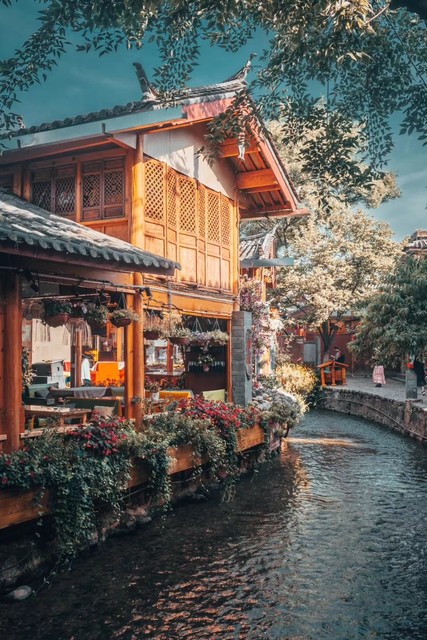 丽江去香格里拉的班车：一段说走就走的旅行，开启一场心灵的洗礼