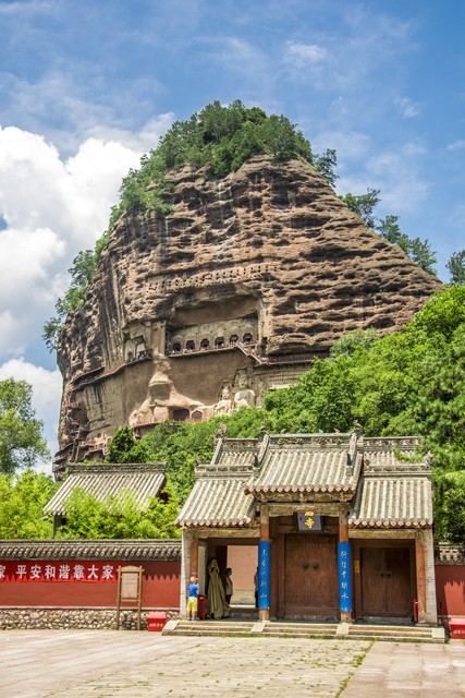 天水麦积山门票多少钱？带你深入了解这座千年石窟的最新票价与优惠政策，让你的钱花得超值！