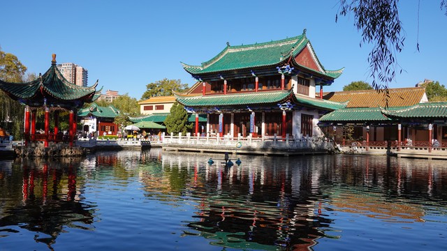 云南昆明旅游景点天气：一场说走就走的旅行，遇见最真实的春城美景