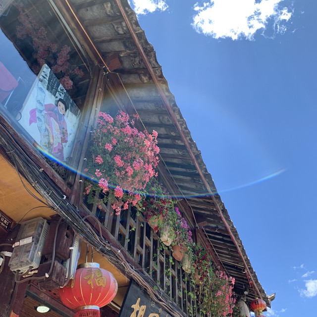 丽江好吃的东西：从古城街头到雪山脚下的味蕾之旅，那些让你一试成主顾的地道美食，绝对不容错过！