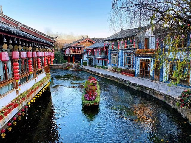 丽江出发一日游：探索丽江精华景点，感受纳西风情与自然之美，让你的一天充满惊喜与美好