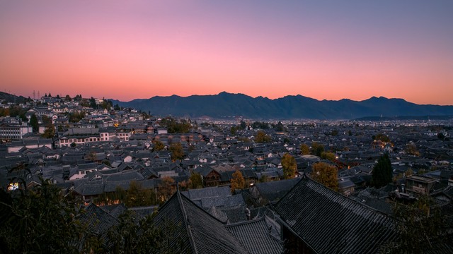 丽江属于哪里？探索这座拥有三个世界遗产的城市，如何成为旅游者心中的诗与远方
