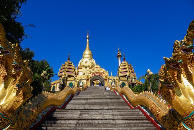 云南省芒市旅游景点区：探索黎明之城的神秘魅力，从勐焕大金塔到孔雀谷森林公园，一场不容错过的冒险之旅