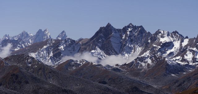 丽江滇红茶：从雪山脚下到舌尖上的诗意之旅，探寻那片神奇土地孕育的独特风味