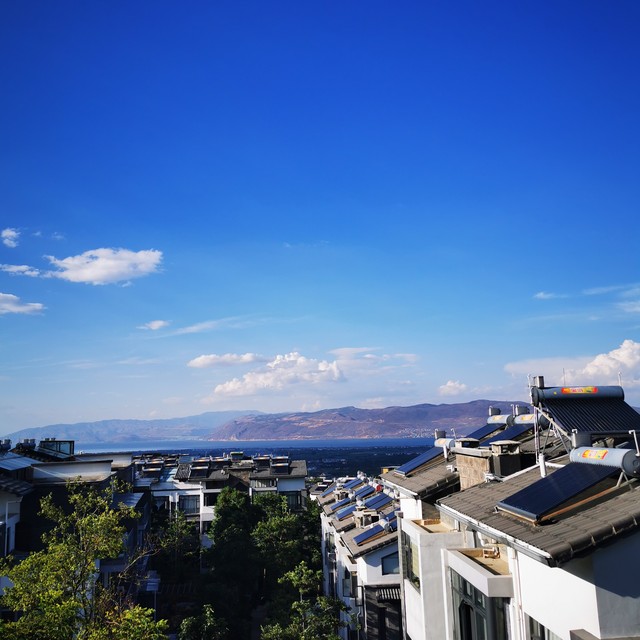 大理蜂窝攻略：从广州直飞到大理，三天两夜的浪漫之旅，体验洱海的日出与古城的夜晚