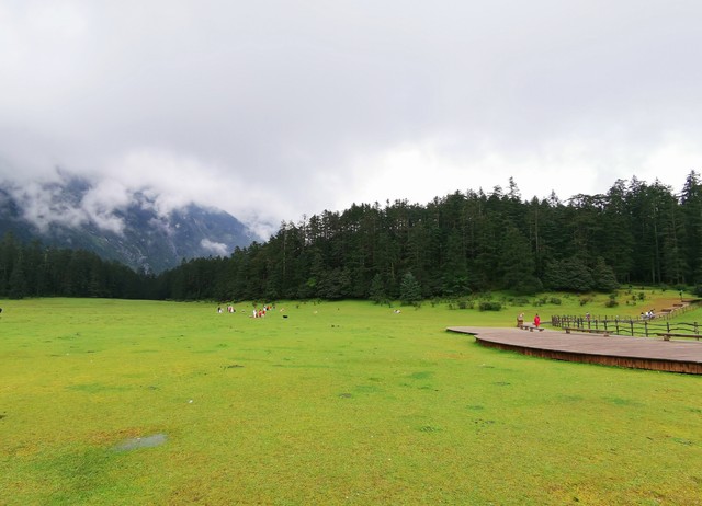 丽江至济南航班：从彩云之南到齐鲁大地，一场说走就走的旅行