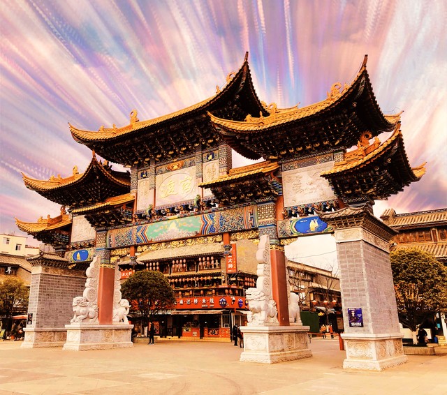 昆明旅游景点收入创新高，2024年春节假期迎来前所未有的旅游热潮，游客纷至沓来，昆明旅游市场火爆异常