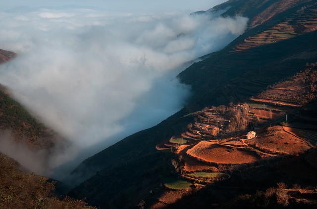 昆明至版纳高铁：3小时畅游热带雨林，开启全新旅行体验