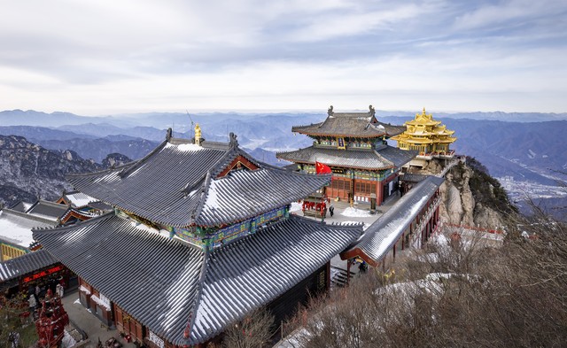 详细阅读:河南伏牛山在哪里?探寻这座神秘山脉的自然与传奇 河南伏牛山在哪里?探寻这座神秘山脉的自然与传奇