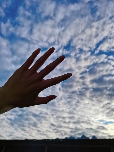 丽江银器的魅力：从古至今，银色光辉照亮纳西族人的生活之路