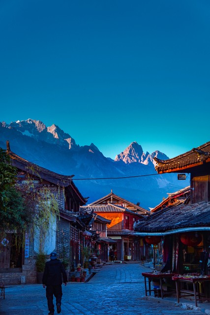 云南旅游6月必备物品全攻略：从防晒霜到防蚊液，让你的旅程无忧无虑，尽享彩云之南的美好时光
