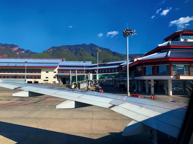 丽江交运到泸沽湖：从喧嚣古城到静谧湖畔的梦幻之旅，探索那条让人心跳加速的丽宁十八弯公路