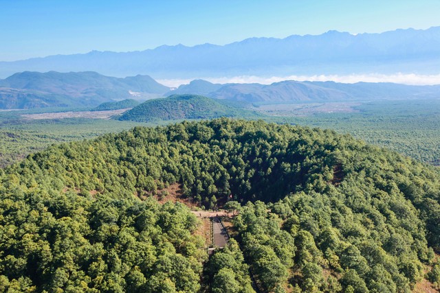 当腾冲的火山温泉遇见昆明的春城魅力：一段难忘旅程背后的故事，从腾冲到昆明，探索云南两颗璀璨明珠之间的秘密通道