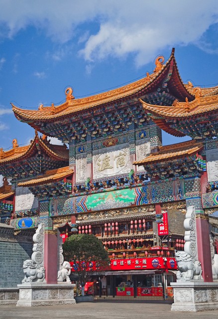 上云南昆明旅游可以去吗？2024年冬季，昆明以“世界春城花都”的美誉迎接每一位渴望逃离寒冬的游客
