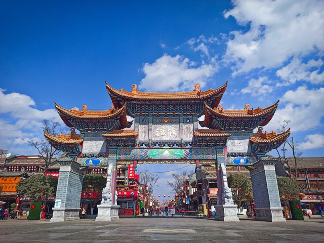 昆明旅游部落：一场说走就走的旅行，带你领略春城最真实的魅力，探索那些不为人知的小众景点与地道美食