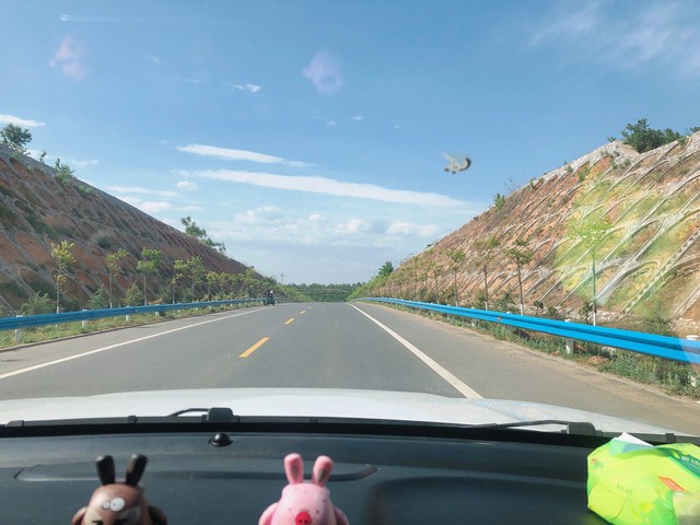 云南旅游作文：一场灵魂的洗礼，一段难忘的旅程，一次与自然的深情对话