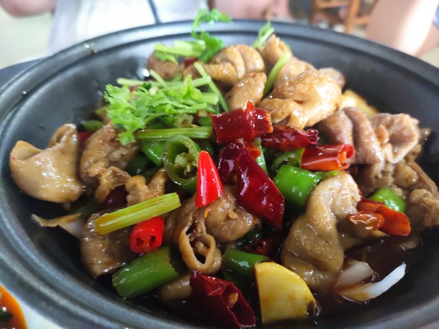 新广丰市场的“山寨”食品：一场农村市场的狂欢与反思