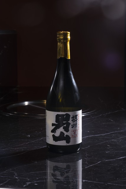 提起清酒，那瓶子里装的不只是酒，更是日本千年文化的精髓与传承——探索清酒背后的故事