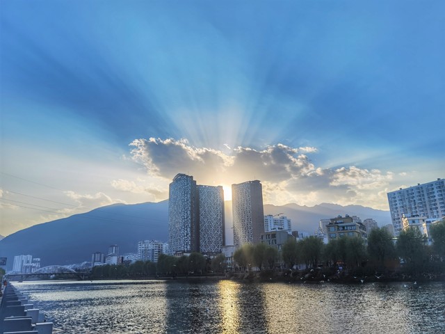 大理海东开发区管委会：停工后的重生之路，看大理如何谱写新篇章！