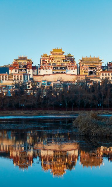 香格里拉的旅游资源：从雪山到古城，探索这片神秘土地上的自然奇观与人文风情