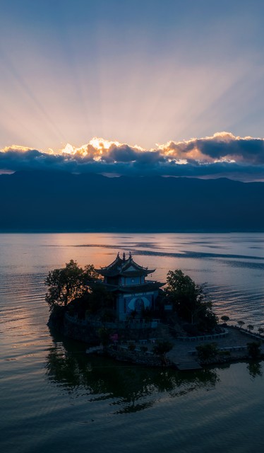 一个人去大理旅游花费：从机票到美食，一场说走就走的旅行，如何用最少的钱玩转这座古城，体验最地道的风土人情