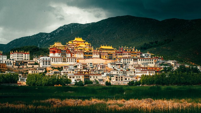 虎跳峡如何到香格里拉，一路美景尽收眼底的绝美旅程
