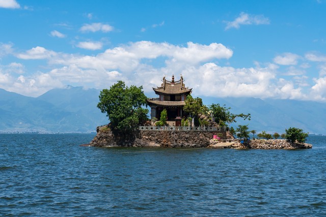 旅游大理必去景点丽江：从洱海到古城，一场穿越时空的文化与自然之旅，带你领略云南最迷人的一面