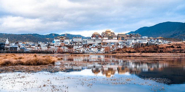香格里拉距离大理多远，一场说走就走的旅行从这里开始
