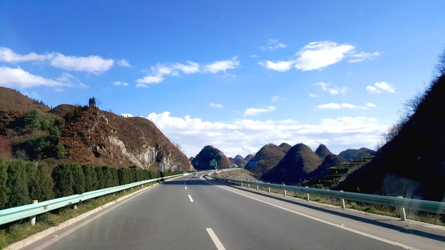 大理至四川旅游攻略：穿越云贵高原，探索神秘自然与人文之旅