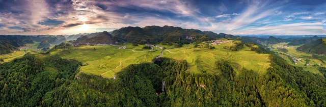 详细阅读:娄底景点有哪些地方?2024年不容错过的十大美景,带你领略湖南中部的自然与人文魅力 娄底景点有哪些地方?2024年不容错过的十大美景,带你领略湖南中部的自然与人文魅力