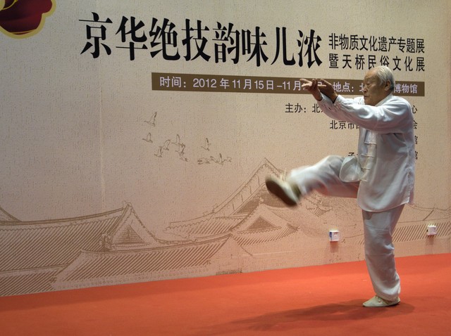 功的瞬间发展：从平凡到非凡，每一个努力都值得被铭记