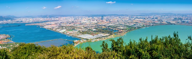 昆明市长水国际机场：从大雾中的挑战到绿美机场的华丽转身，旅客们在这里遇见云南的美好