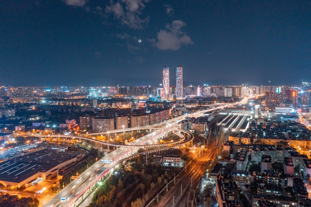 昆明新彩色旅游网：带你畅游春城，发现不一样的昆明——从古老到现代，从自然到人文，一场说走就走的旅行