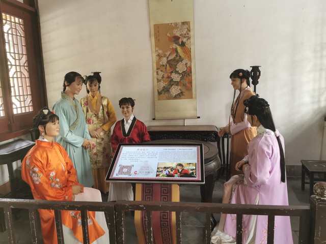 荣国府的故事：从繁华到落寞，一场跨越百年的家族传奇——刘姥姥眼中的荣国府变迁、贾政的意外继承与元宵夜宴背后的秘密