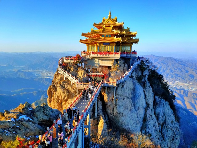 老君山等你来：远赴人间惊鸿宴，金顶之上共赏云海日出