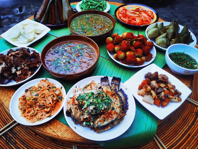 云南旅游团餐人均费用揭秘，带你轻松享受地道美食，不再为钱包发愁！