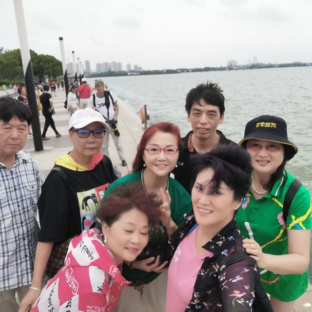 旅行怎么报团才能玩得开心又省心？2024年最新攻略，带你避开低价团陷阱，享受高品质旅程