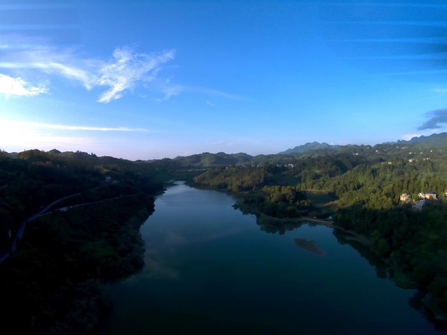 两地美景：从江南水乡到北国雪原，一段跨越千里的视觉盛宴