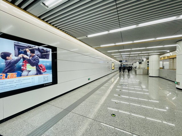 深圳旅游5号线多久一班？揭秘深圳地铁5号线最全攻略，带你畅游深圳不迷路，轻松避开人潮高峰时刻！