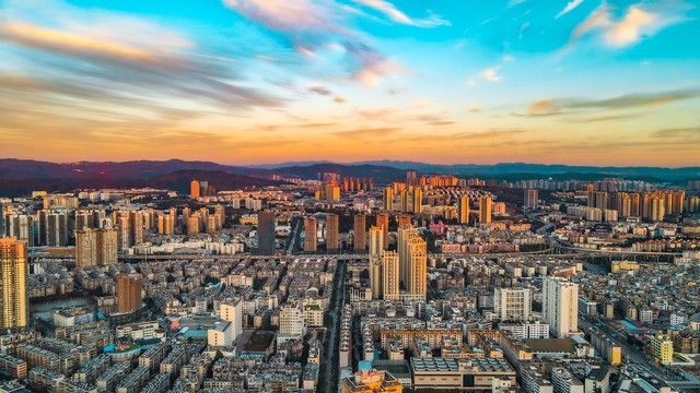 云南旅游车价揭秘：从2100元起的昆明-大理-丽江5晚6日游，带你领略不一样的云南风情