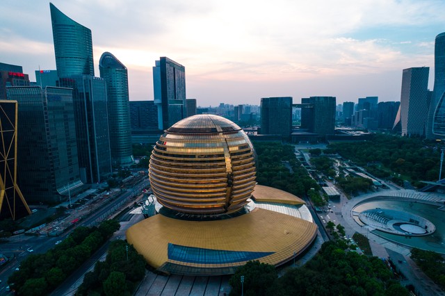 杭州有哪些特产让人爱不释手？从舌尖到心尖，这些地道风味你绝不能错过！