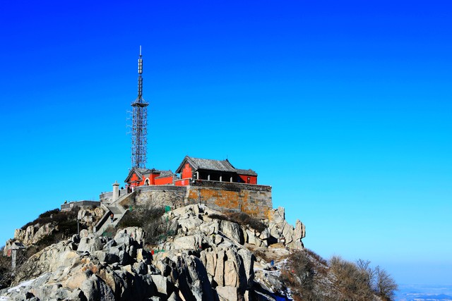 泰山在哪里个城市？揭开这座中华名山背后的神秘面纱，带你领略泰安的风情万种