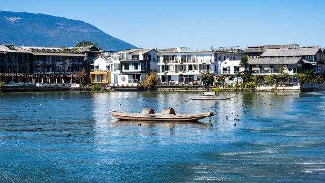 当大理的风轻轻拂过脸庞，我终于明白什么是真正的旅行——大理旅游心得简短却深刻的感悟