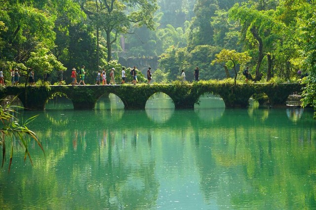 昆明-荔波旅游自驾：一场说走就走的冒险，带你穿越云贵高原的心跳之旅，探索地球腰带上的绿宝石，体验最真实的山水画卷