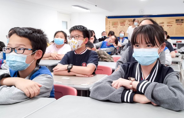 昆明Z56公交车，一条连接理工学子梦想与现实的温情线路，带你领略春城的别样魅力！